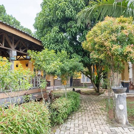 Oyo 3115 Branti Raya Guest House Syariah Negarasaka Экстерьер фото
