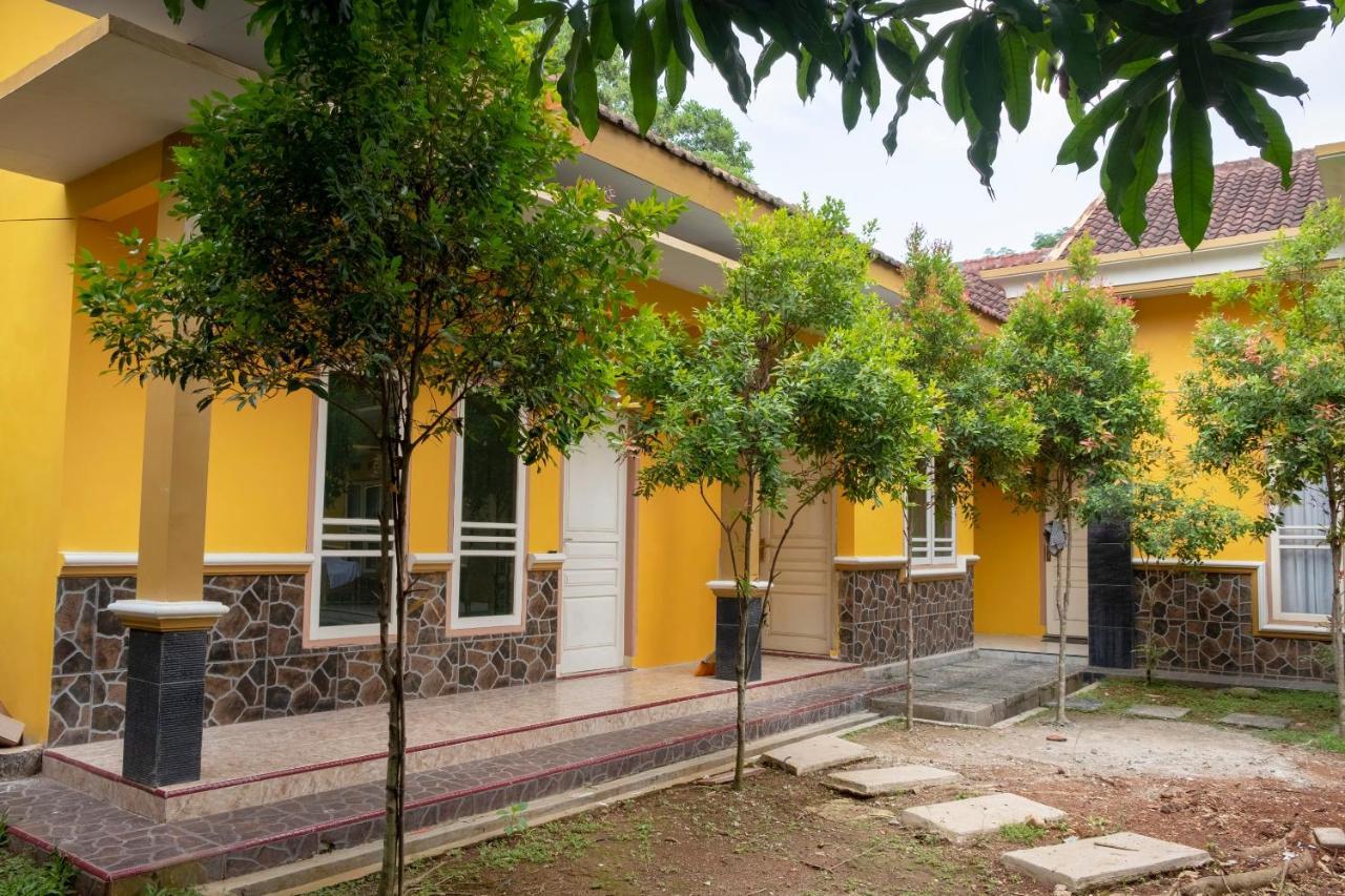 Oyo 3115 Branti Raya Guest House Syariah Negarasaka Экстерьер фото
