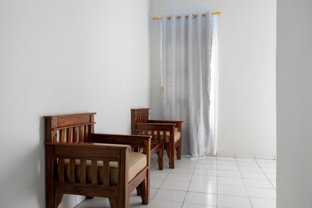 Oyo 3115 Branti Raya Guest House Syariah Negarasaka Экстерьер фото
