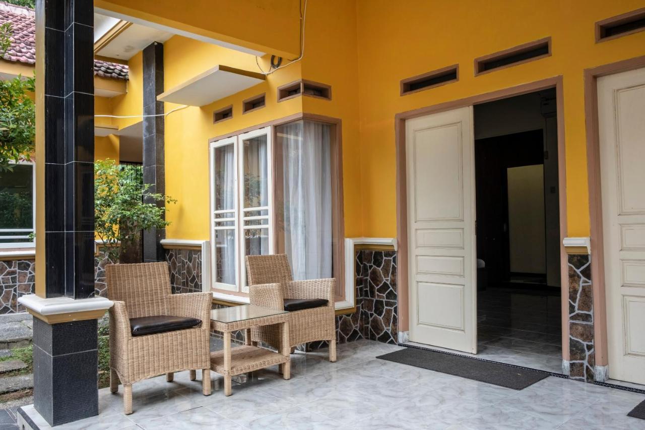 Oyo 3115 Branti Raya Guest House Syariah Negarasaka Экстерьер фото