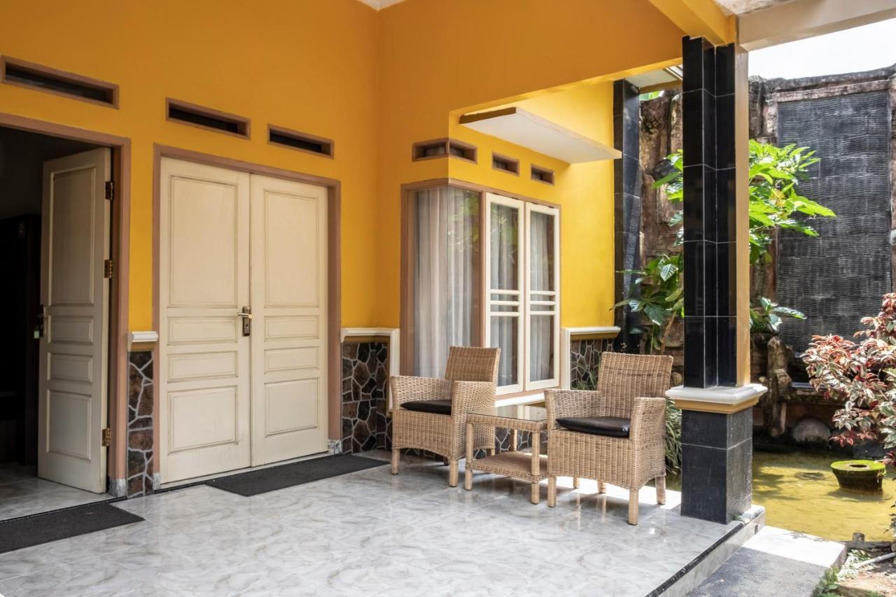 Oyo 3115 Branti Raya Guest House Syariah Negarasaka Экстерьер фото