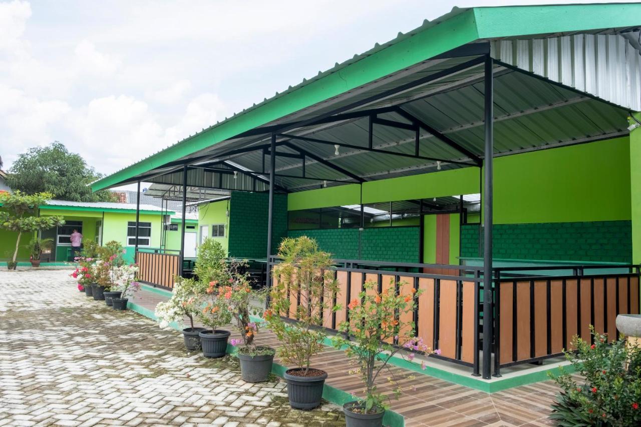 Oyo 3115 Branti Raya Guest House Syariah Negarasaka Экстерьер фото