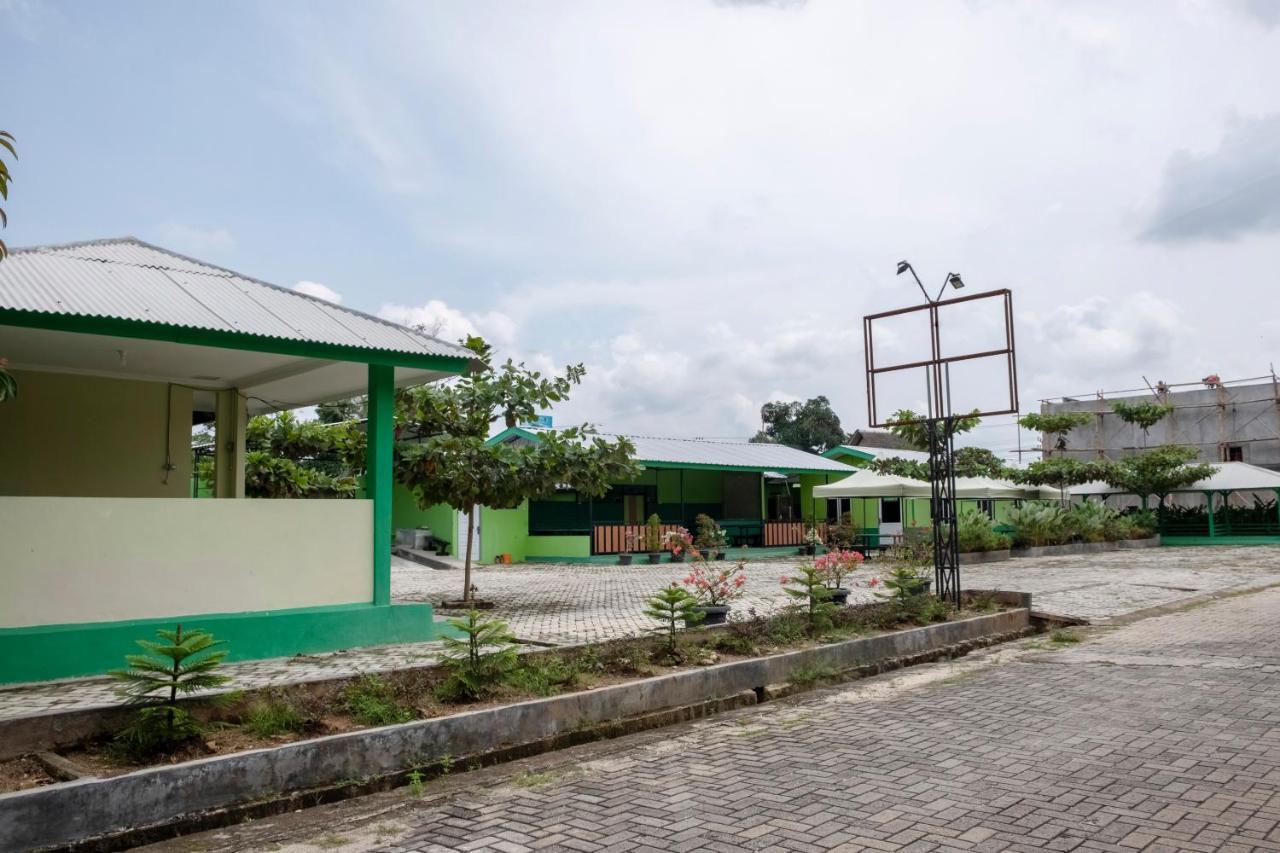 Oyo 3115 Branti Raya Guest House Syariah Negarasaka Экстерьер фото