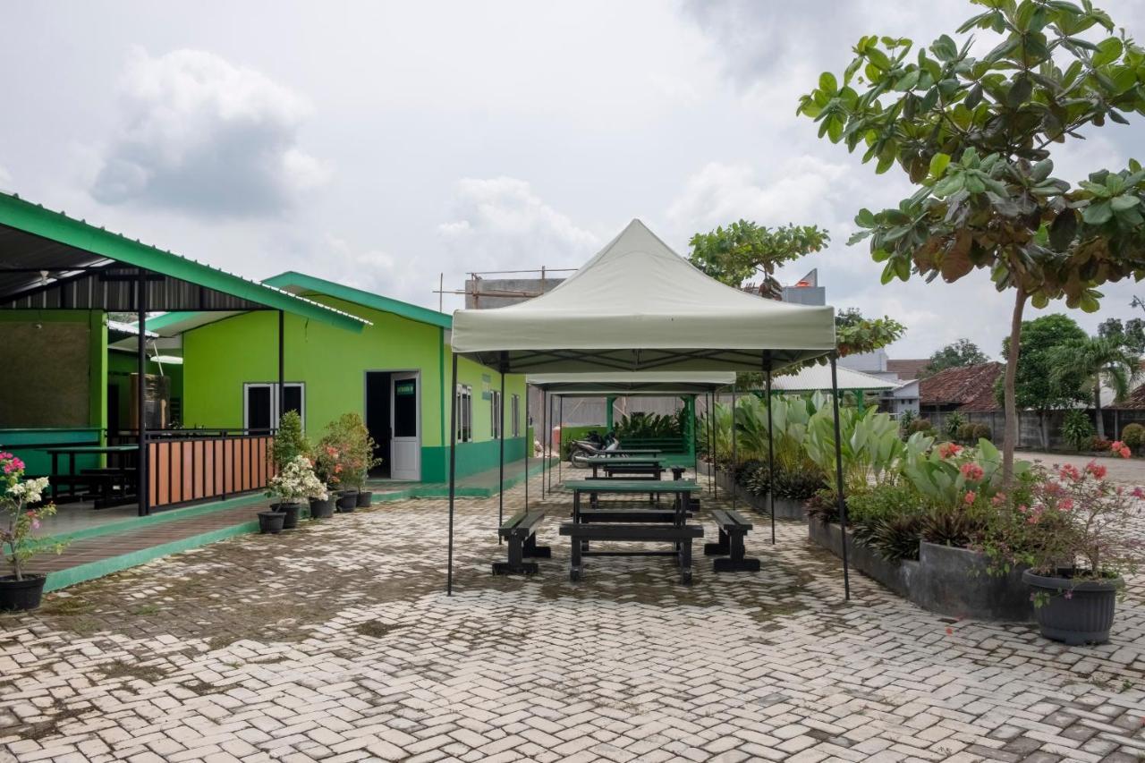 Oyo 3115 Branti Raya Guest House Syariah Negarasaka Экстерьер фото