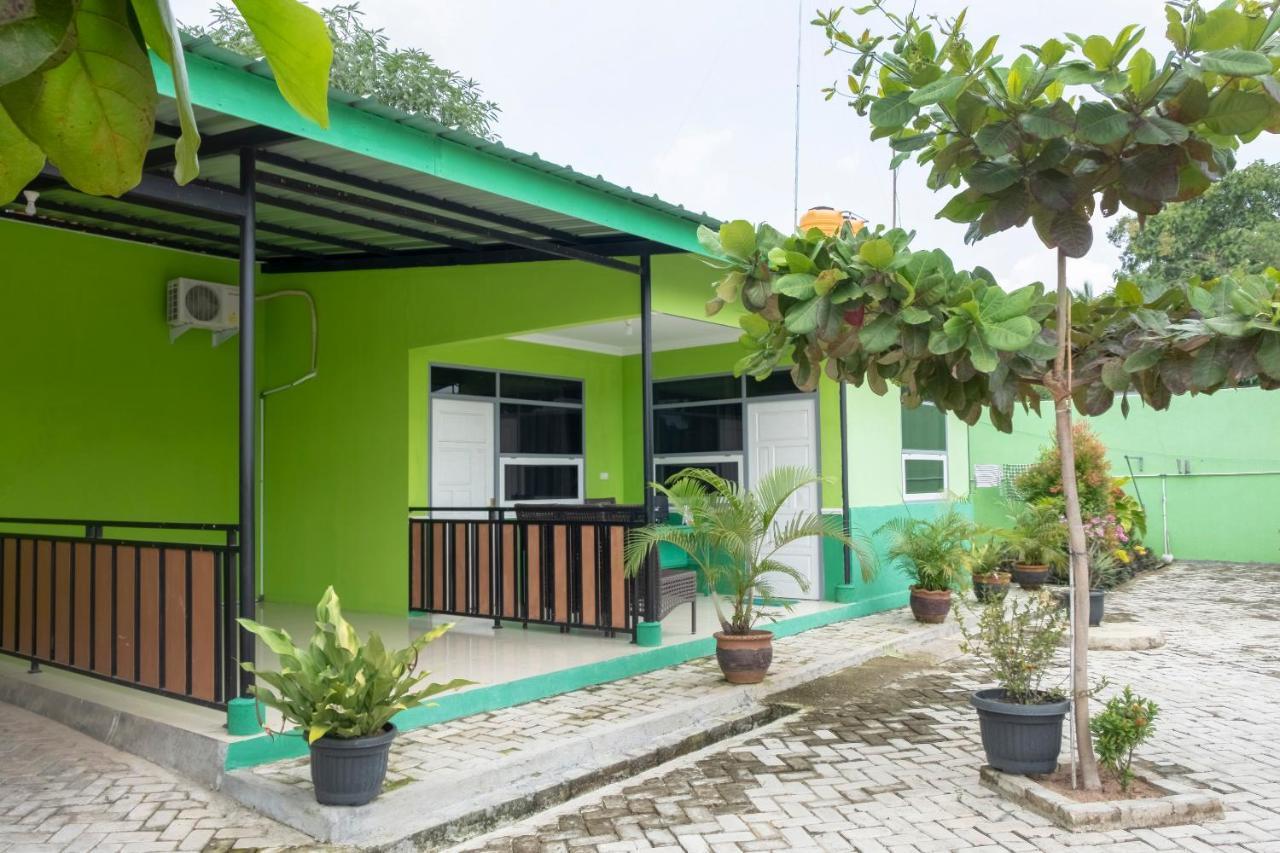 Oyo 3115 Branti Raya Guest House Syariah Negarasaka Экстерьер фото