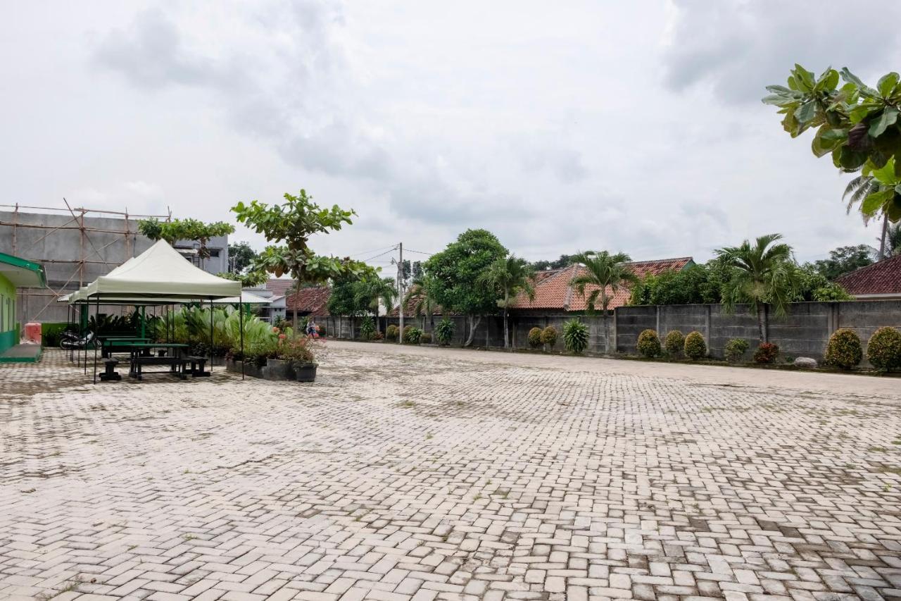 Oyo 3115 Branti Raya Guest House Syariah Negarasaka Экстерьер фото